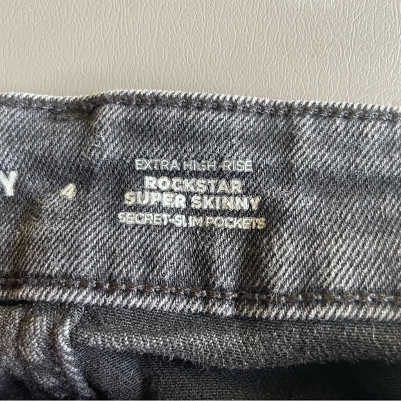 Old Navy Extra High-Rise Rockstar Super Skinny Jeans – Black – Size 4 - Picture 7 of 11